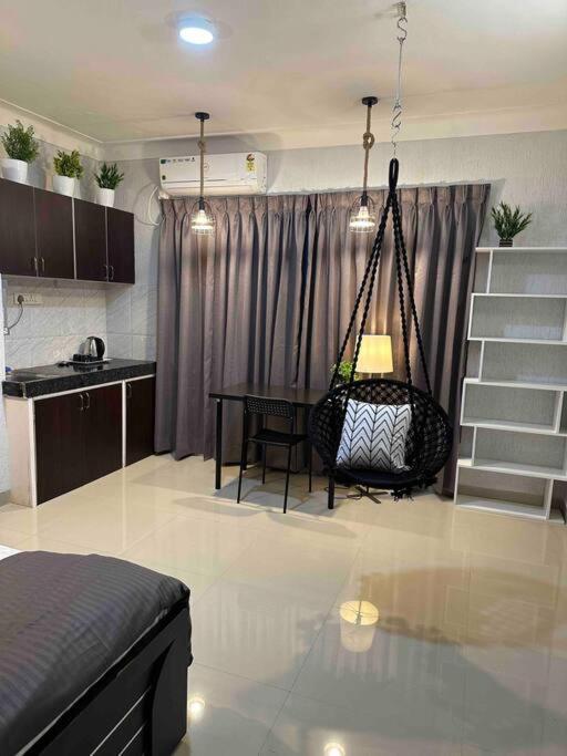 Apartment The Swing: Private In Koregaon Park Pune